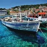 Stunning Apartment In Hvar With Wifi
