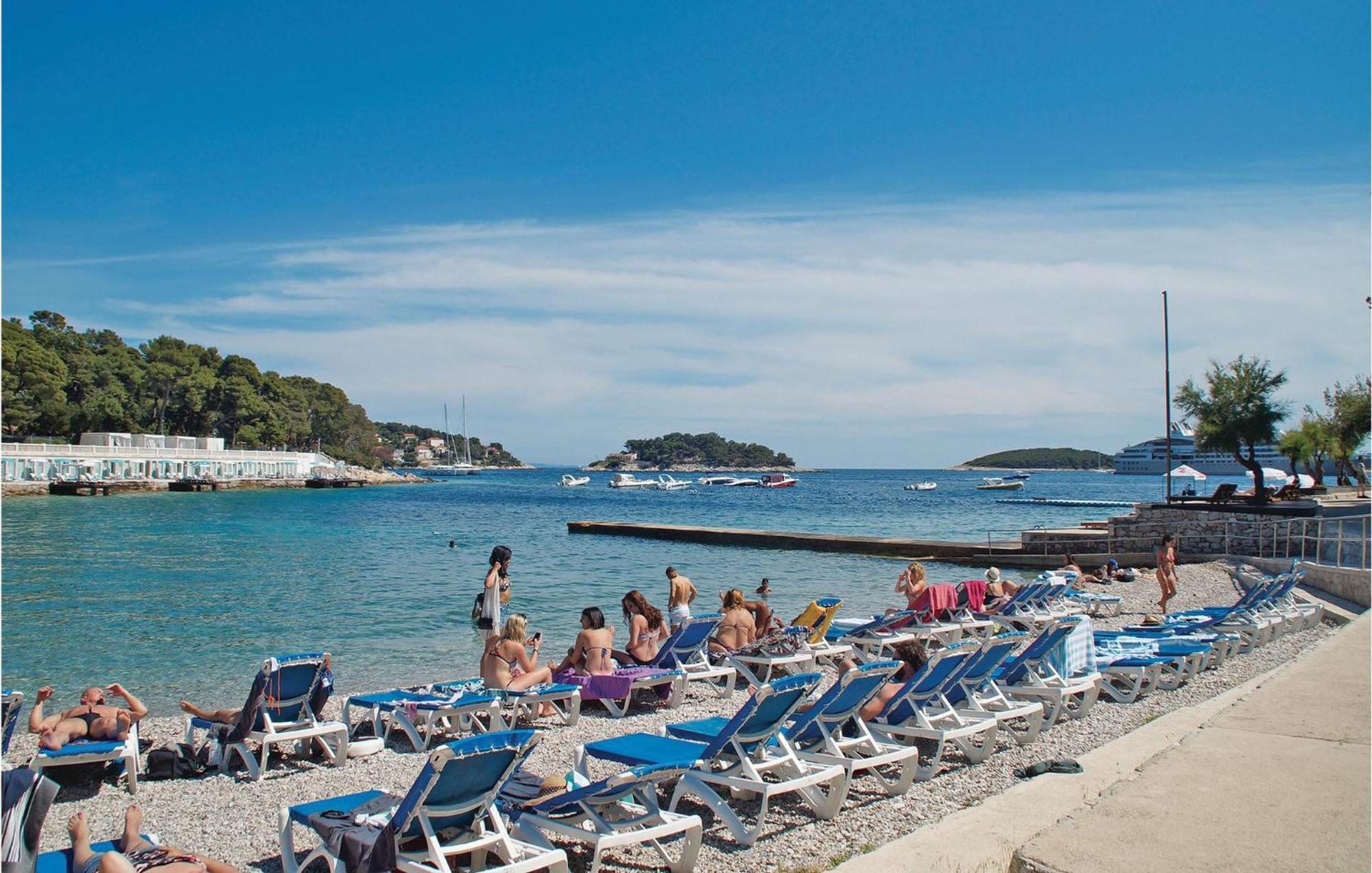 Stunning In Hvar With Wifi Appartement *