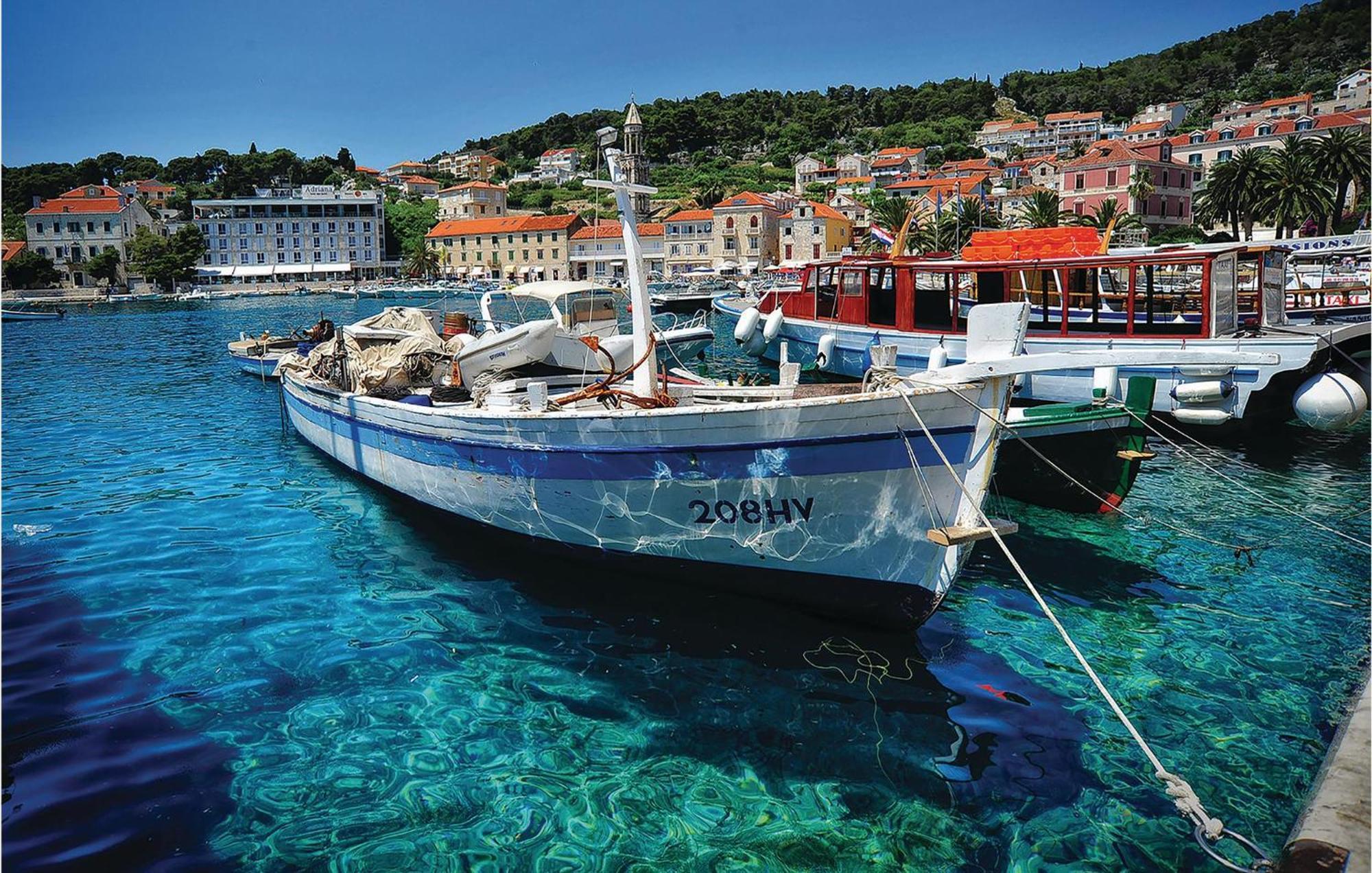 Appartement Stunning In Hvar With Wifi *